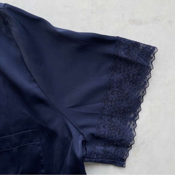 LA VIE EN ROSE New 2PC Luxury Satin Lace Trim Pyjamas Set Navy Size L (NWOT) - Picture 9 of 15
